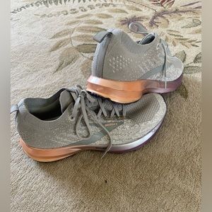 Brooks Levitate running shoes size 10.5